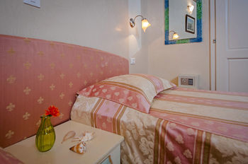 Residence Marco Polo Rovigno Esterno foto