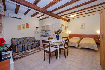 Residence Marco Polo Rovigno Esterno foto